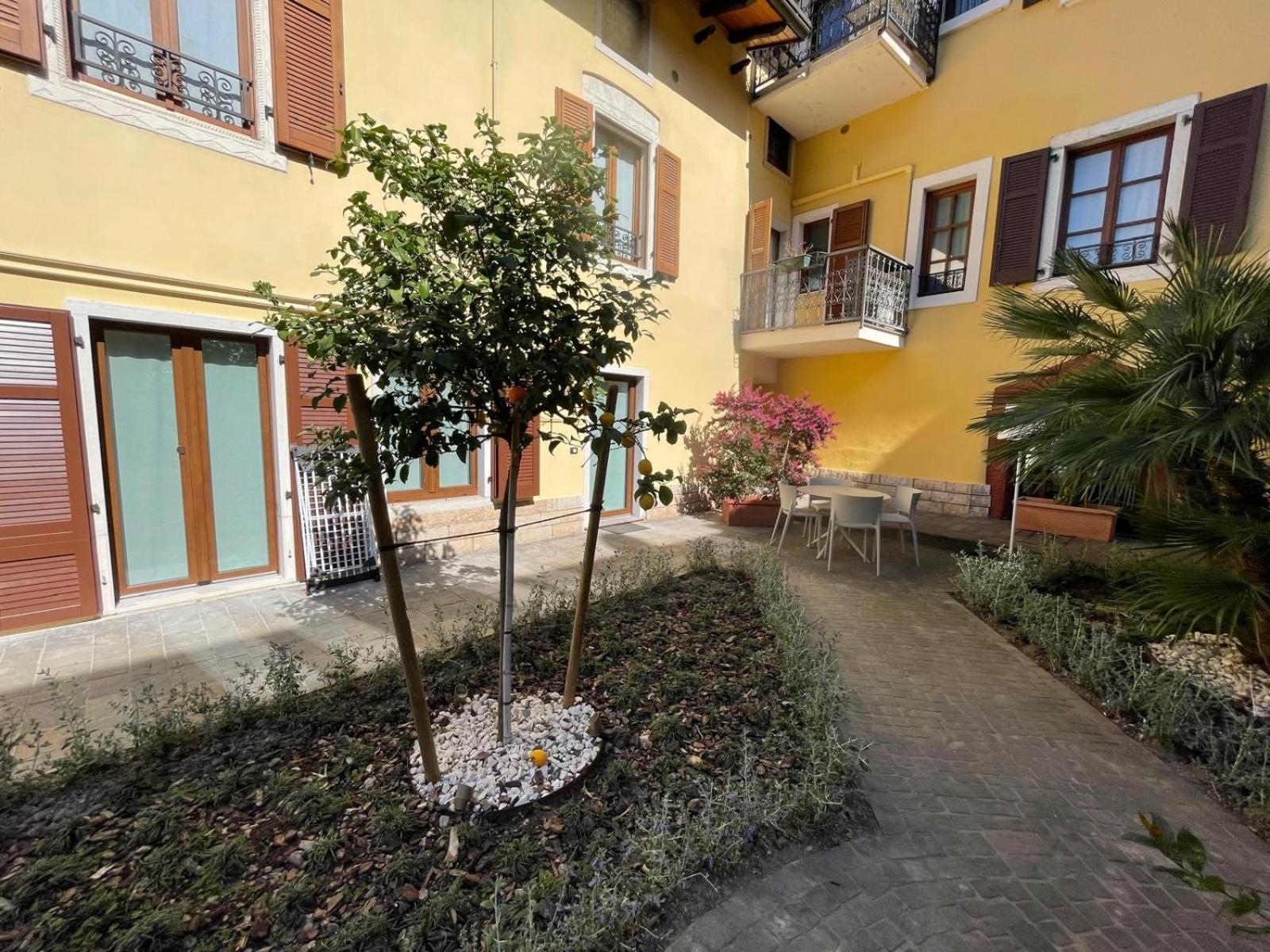 Residence Villa Degli Aranci Riva del Garda Eksteriør billede